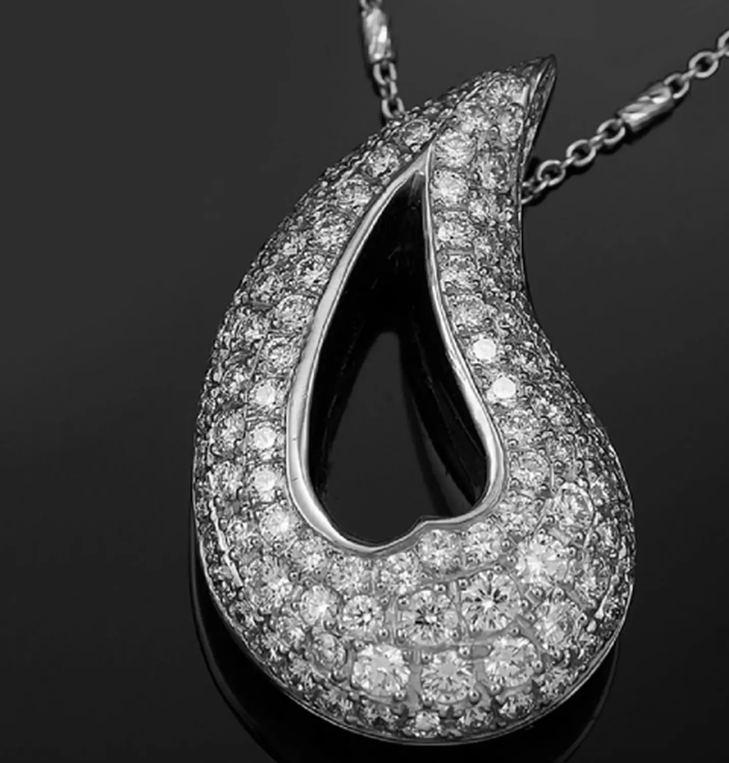 Diamant-Medaillon von Julia Kling